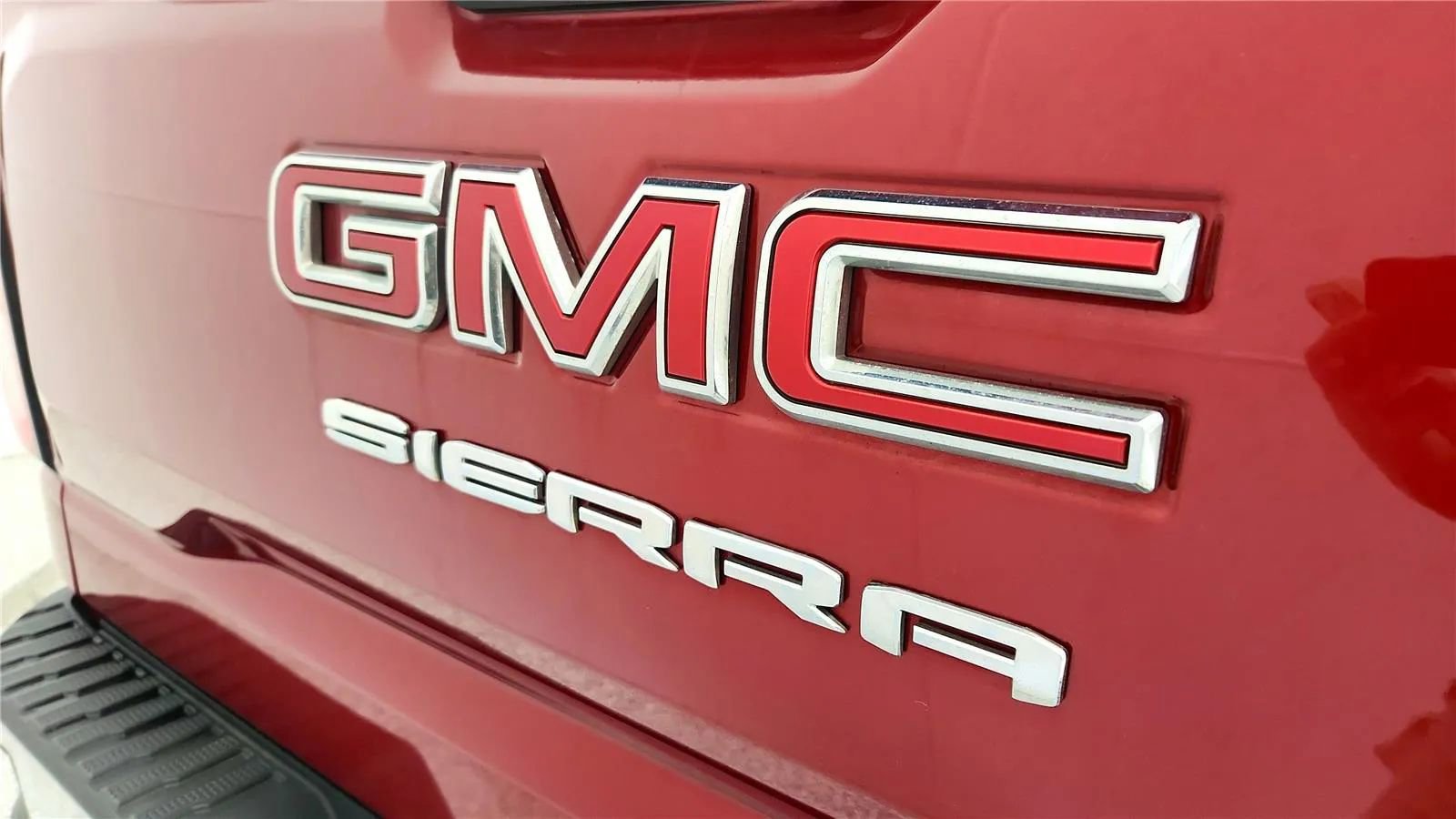 Used 2019 GMC Sierra 1500 SLE w/ X31 Off-Road Package AWD/4WD image 16