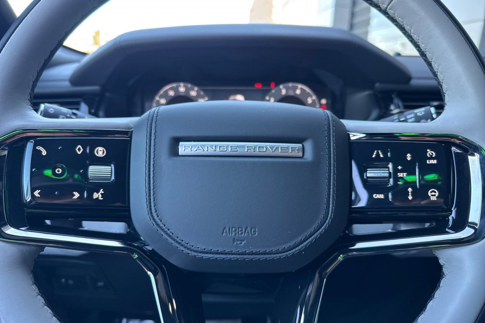 Used 2026 Land Rover Range Rover Velar Dynamic SE image 27