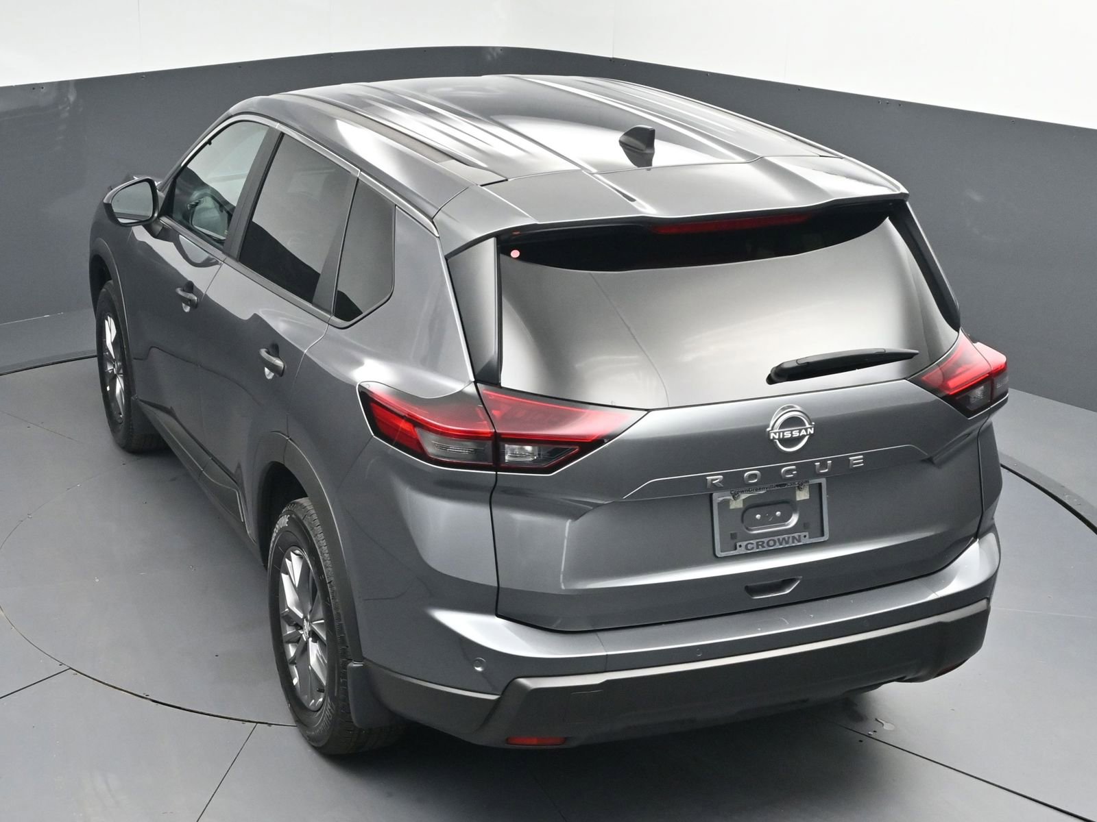 Used 2025 Nissan Rogue S image 32