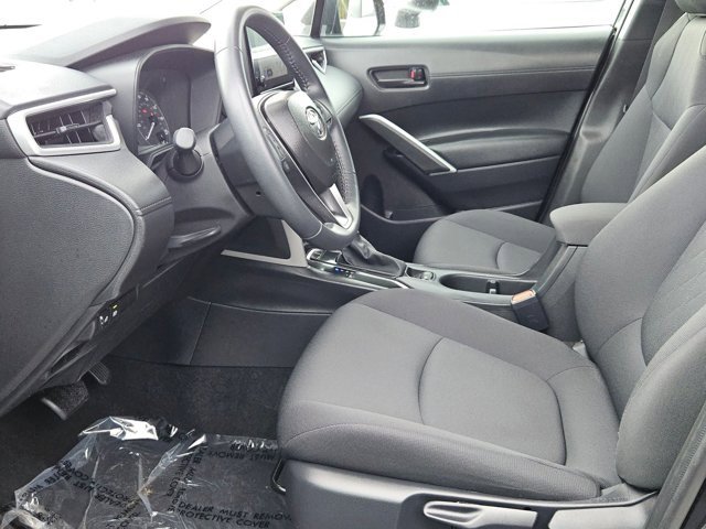 Used 2025 Toyota Corolla Cross LE image 17