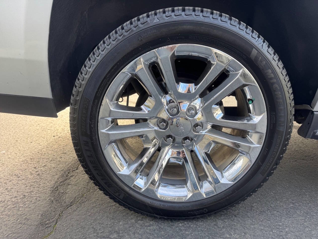 Used 2017 GMC Yukon XL SLT w/ Premium Edition image 19