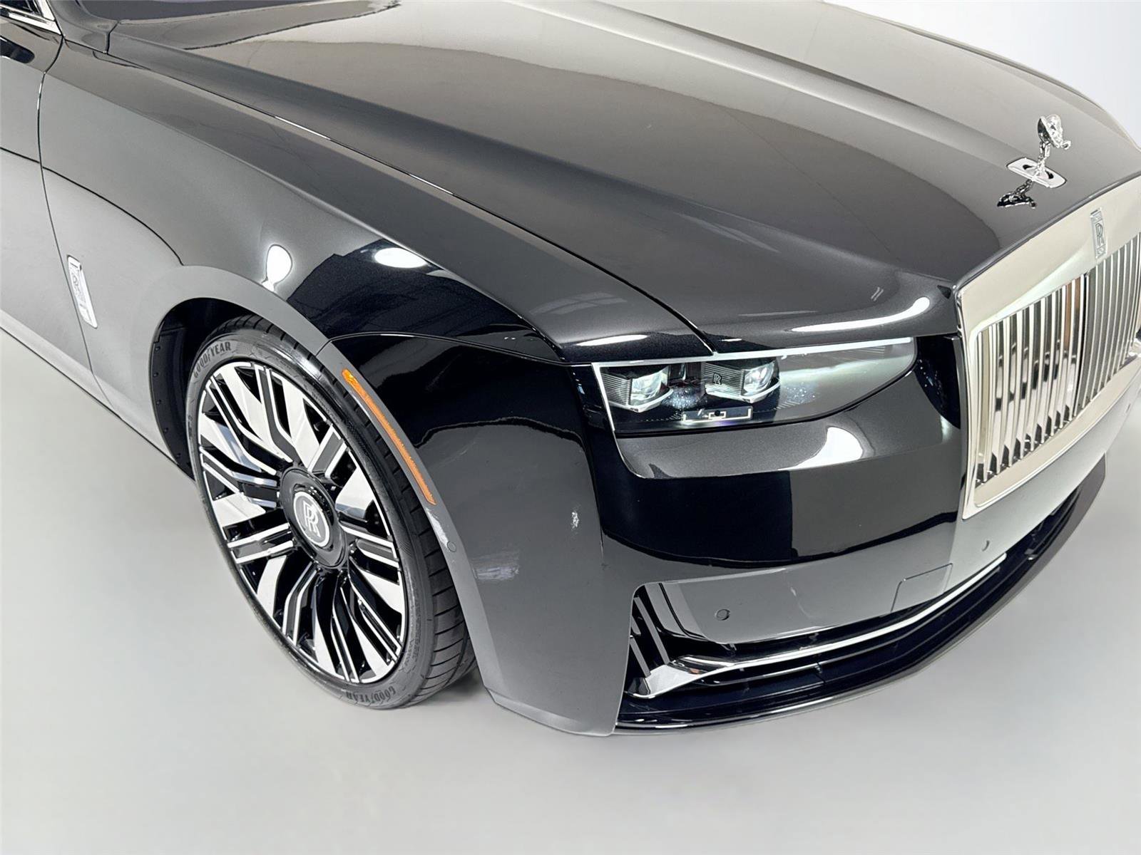 Used 2025 Rolls-Royce Ghost image 40
