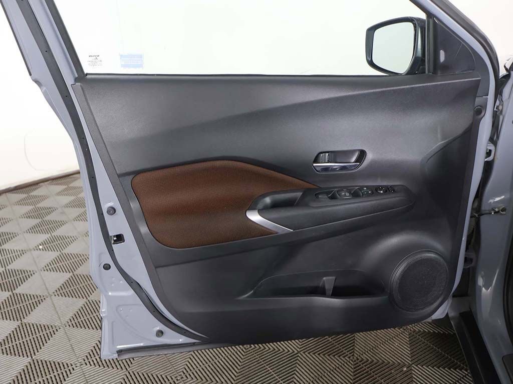 Used 2021 Nissan Kicks SR w/ Exterior Package image 22