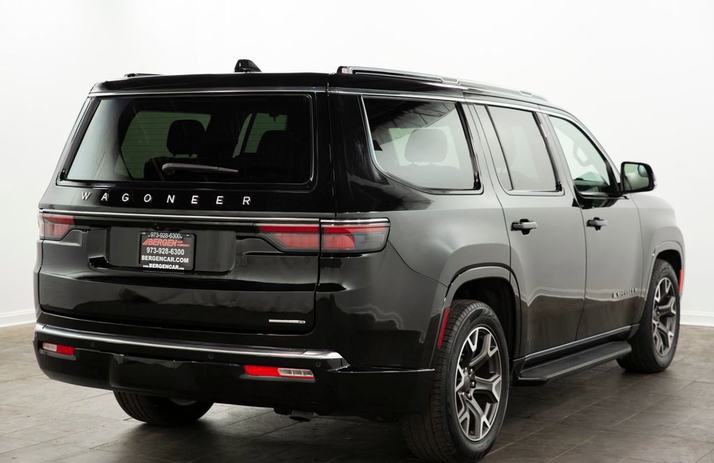 Used 2024 Jeep Wagoneer Series III AWD/4WD image 21