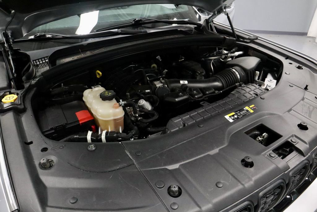 Used 2024 Jeep Grand Cherokee Altitude image 16