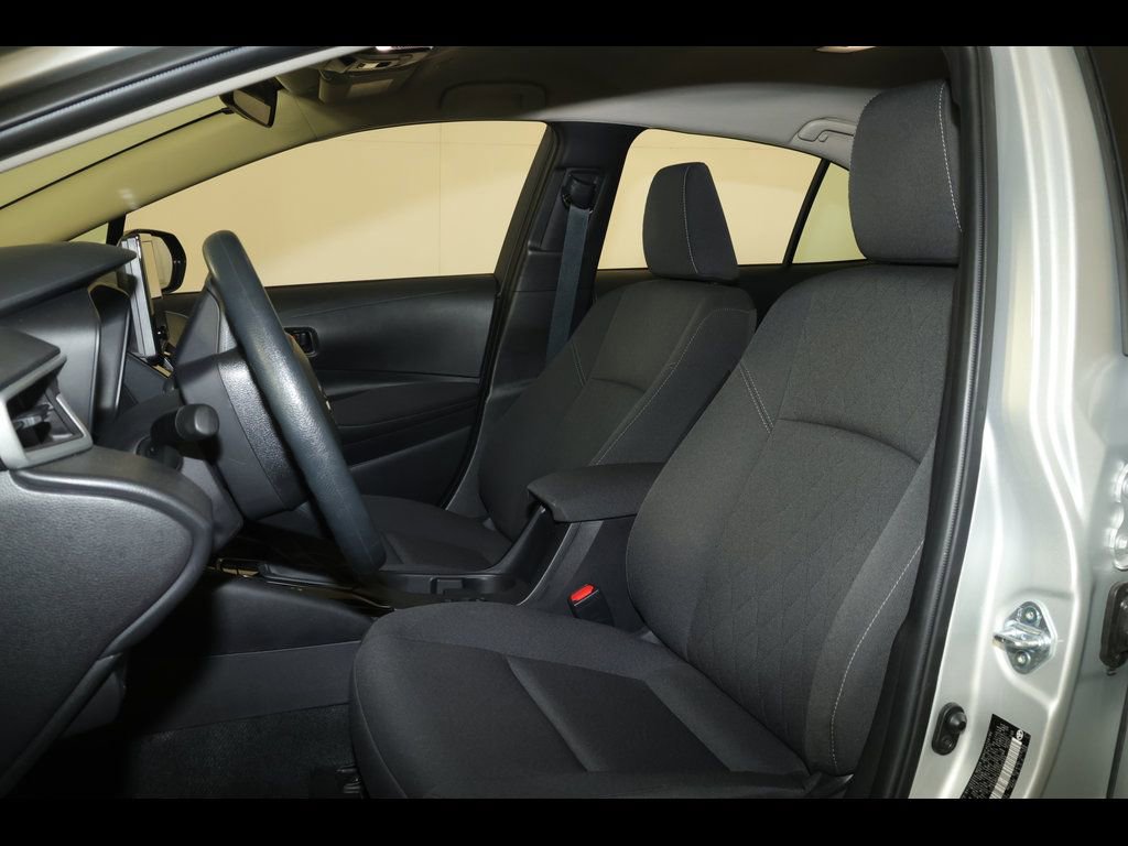 Used 2025 Toyota Corolla LE image 23