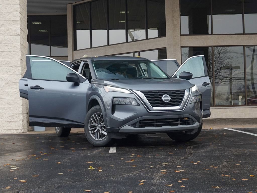 Used 2023 Nissan Rogue S image 11