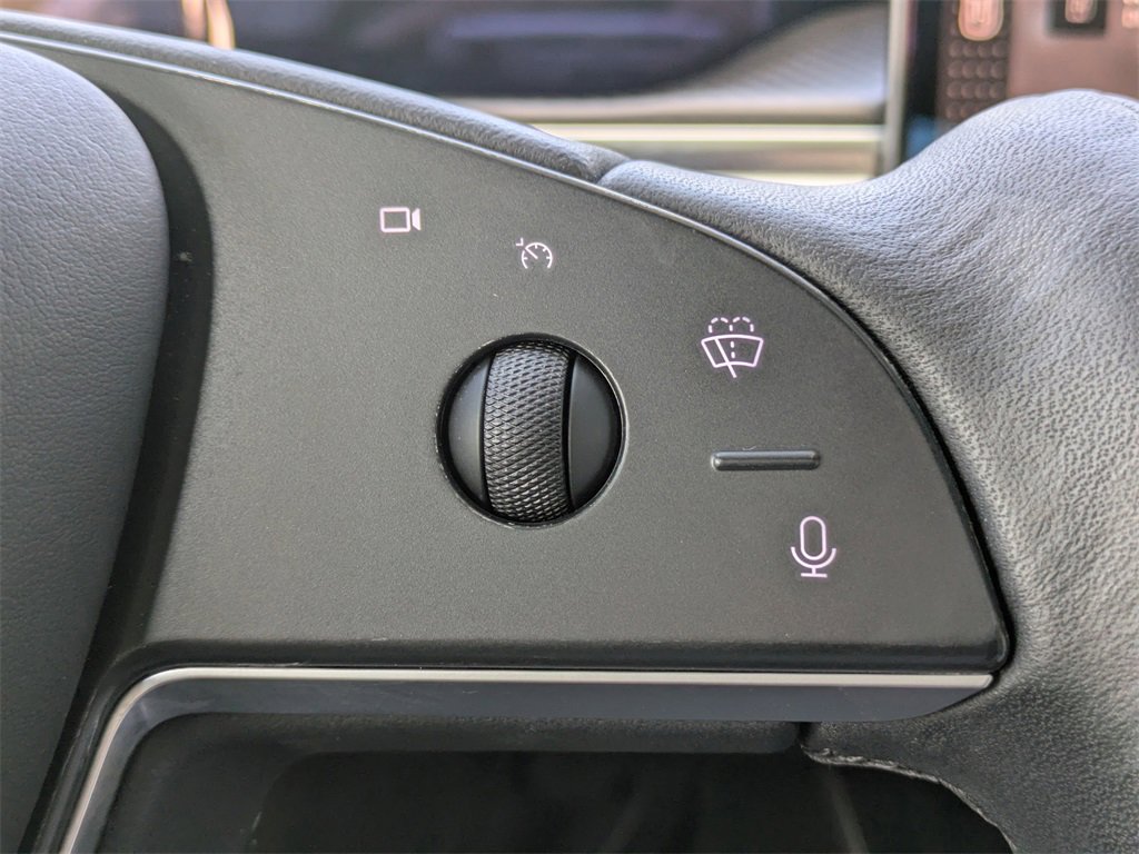 Used 2022 Tesla Model X Plaid image 35