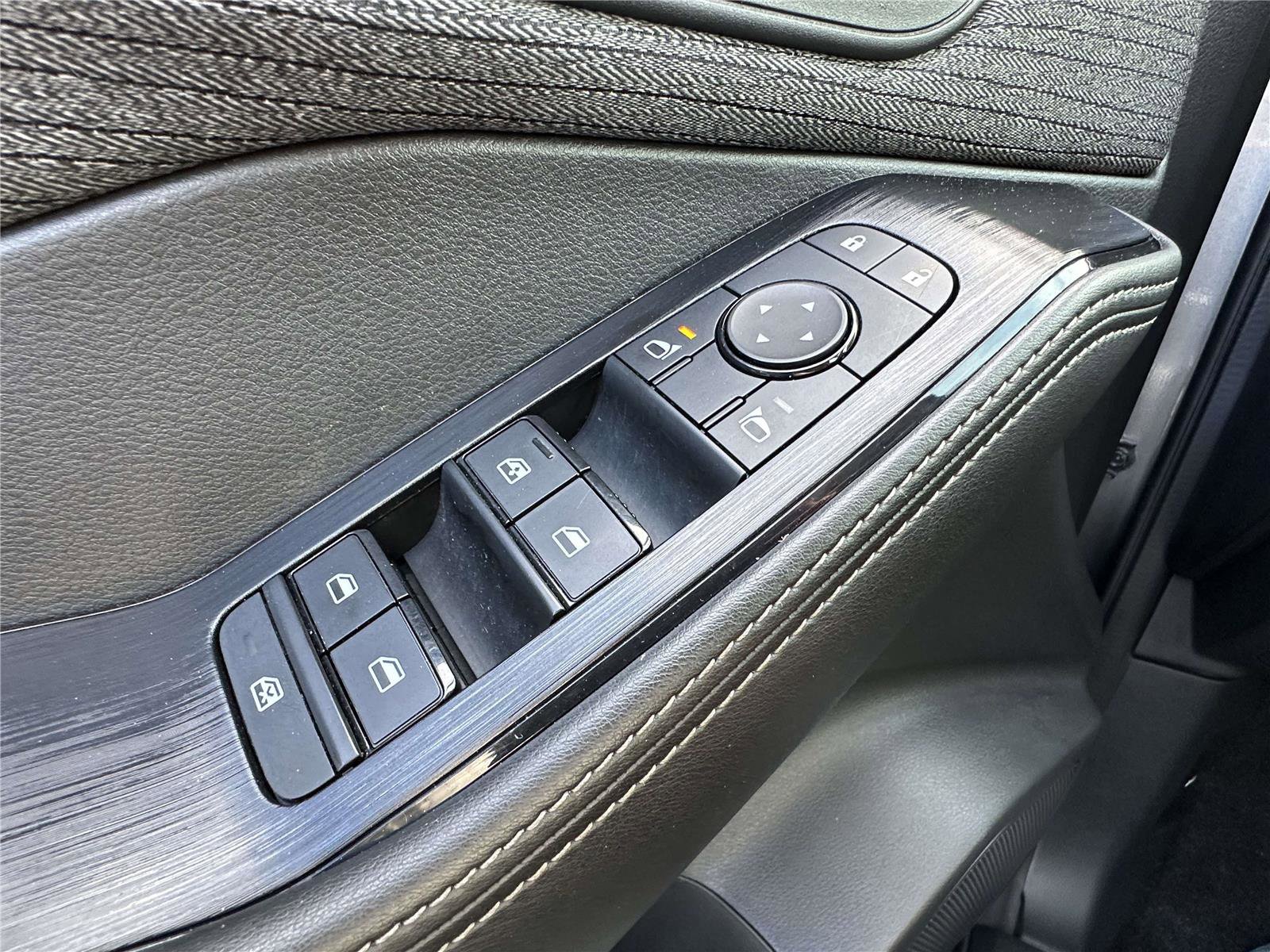 Certified 2022 Nissan Rogue SV image 18