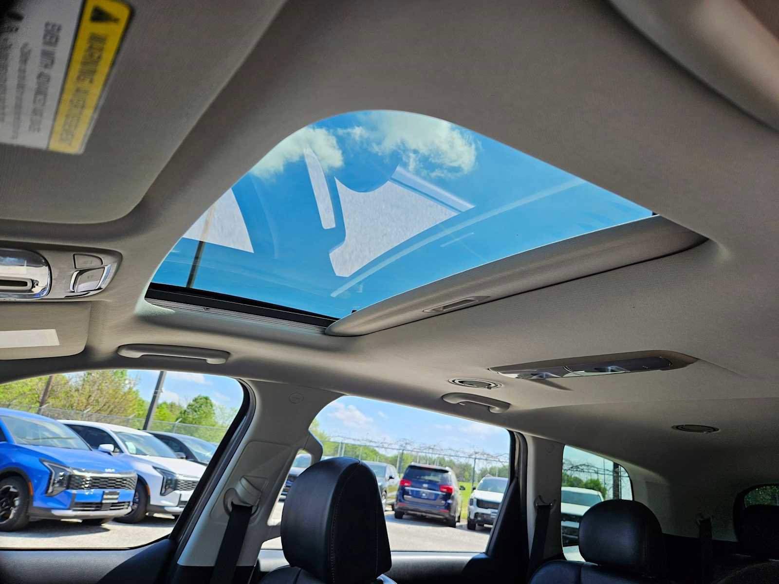 Used 2025 Kia Telluride S image 17