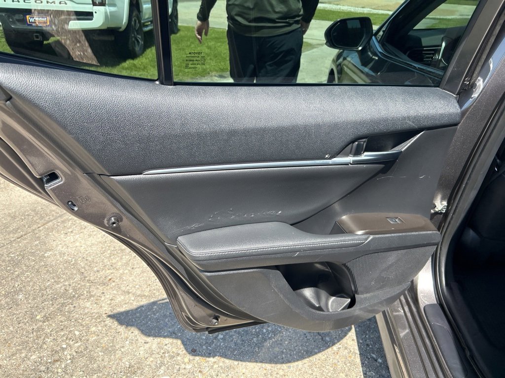 Used 2023 Toyota Camry XSE image 14