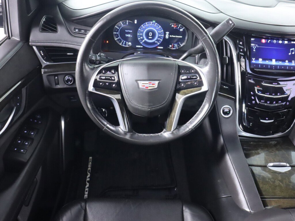 Used 2016 Cadillac Escalade Platinum AWD/4WD image 36