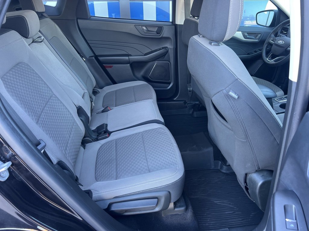 Used 2022 Ford Escape SE w/ SE Sport Appearance Package image 14