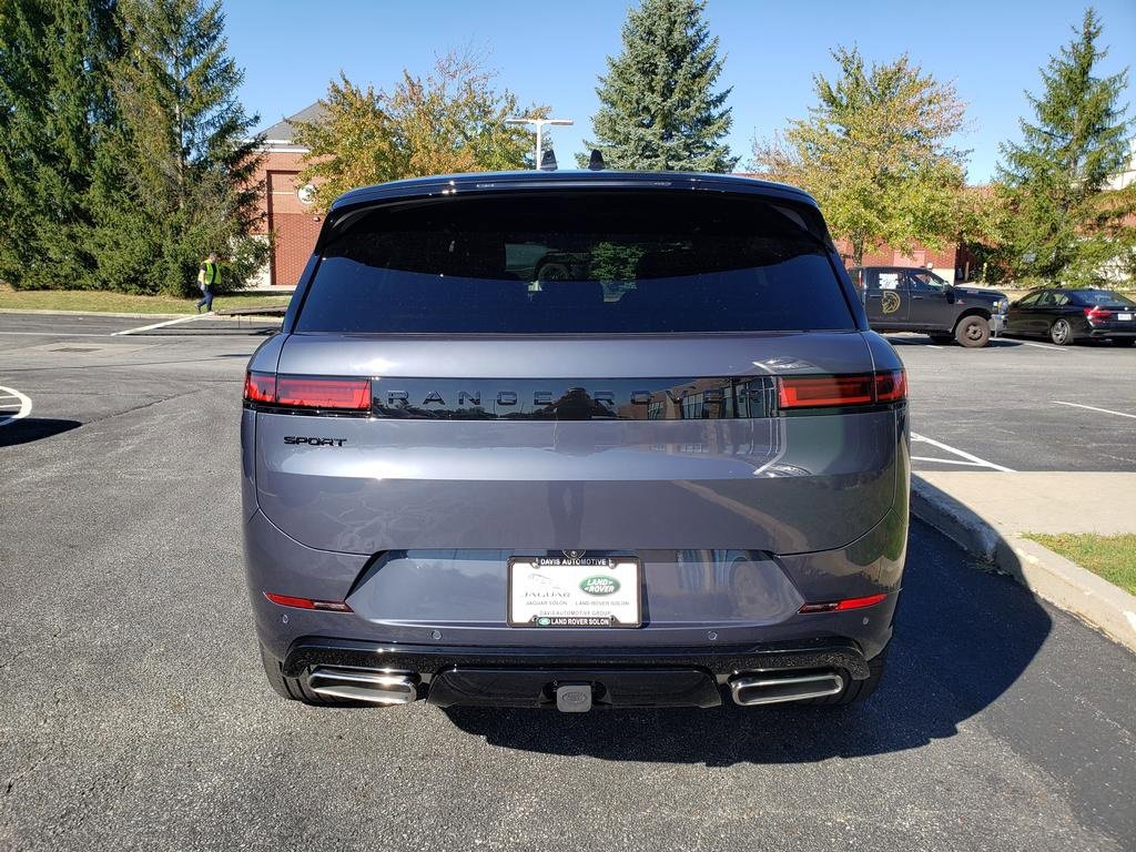New 2025 Land Rover Range Rover Sport Dynamic SE image 6