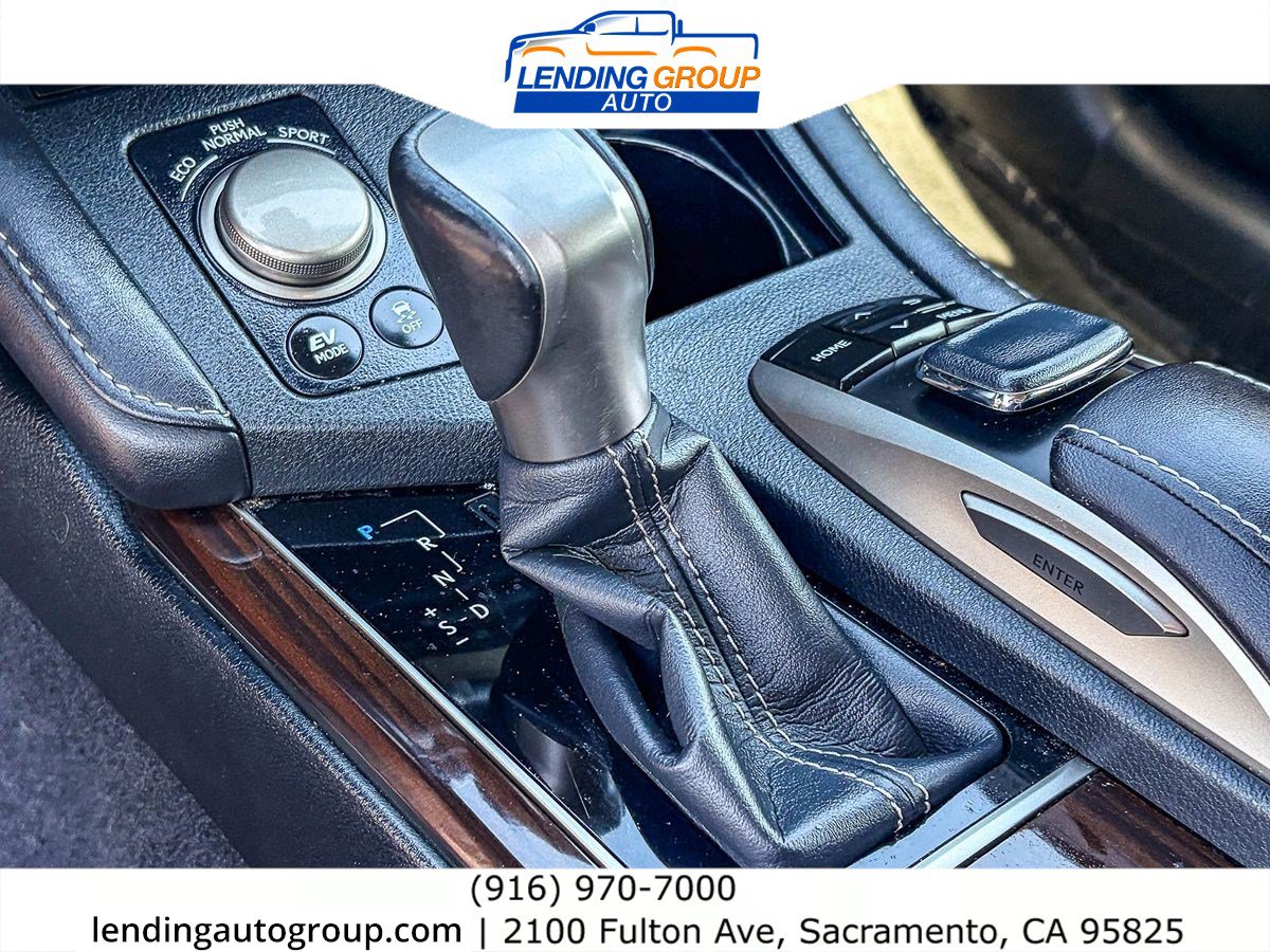 Used 2017 Lexus ES 300h w/ Luxury Package FWD image 18