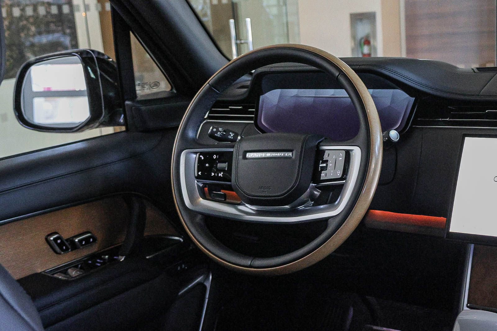 Used 2024 Land Rover Range Rover SV image 26