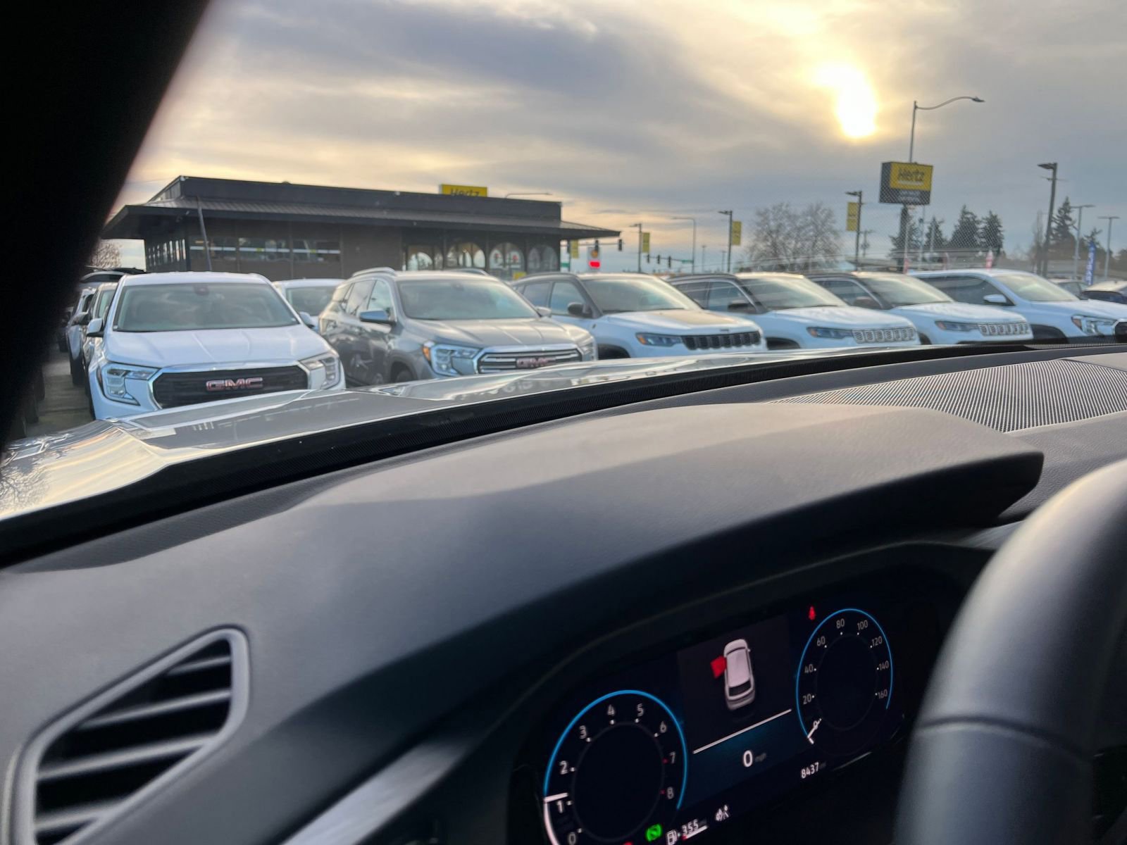 Used 2025 Volkswagen Atlas Cross Sport SE image 34