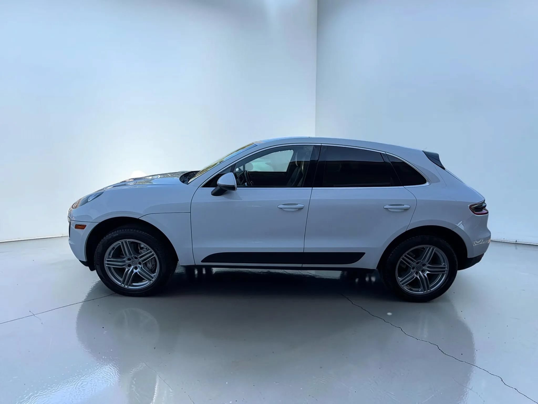 Used 2015 Porsche Macan S AWD/4WD image 6