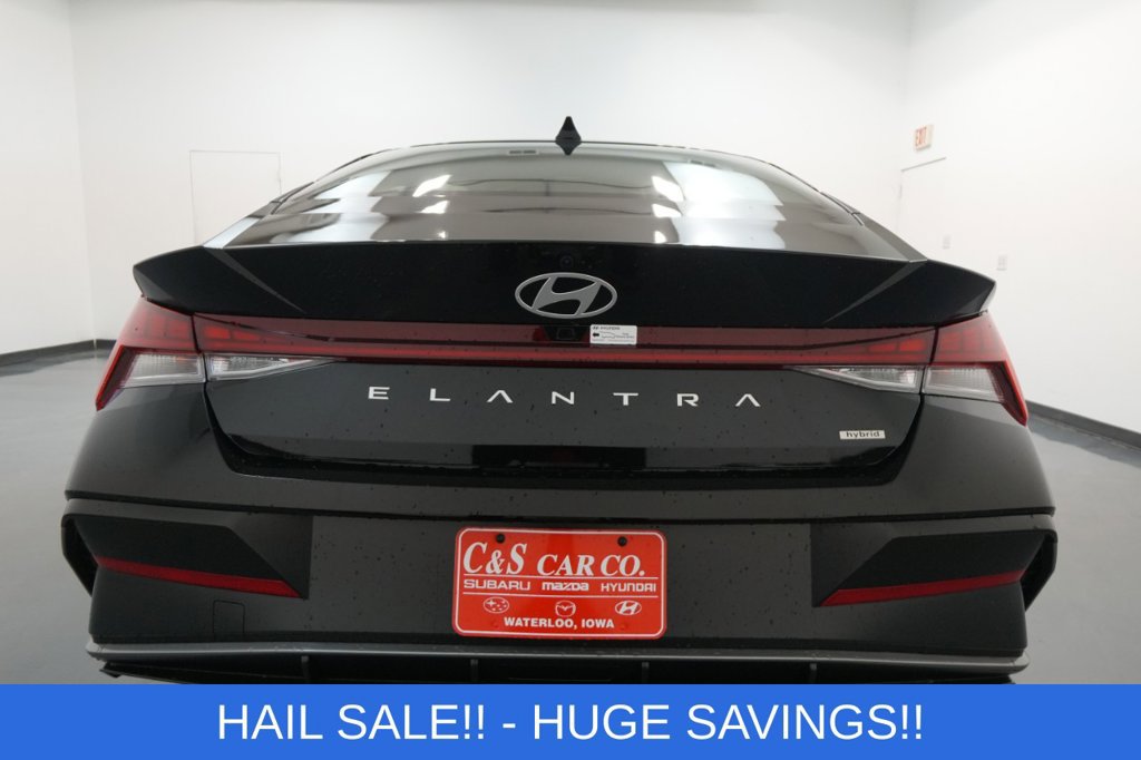 Certified 2025 Hyundai Elantra Limited FWD image 10