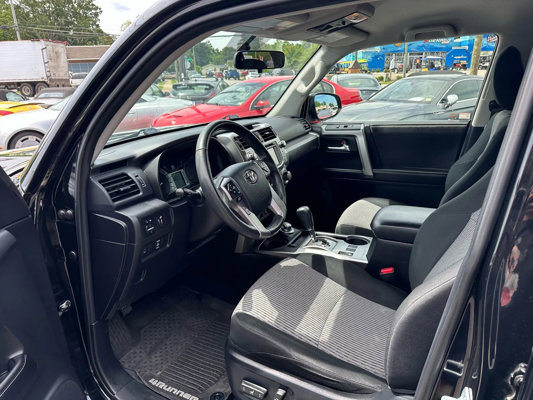 Used 2016 Toyota 4Runner SR5 image 10