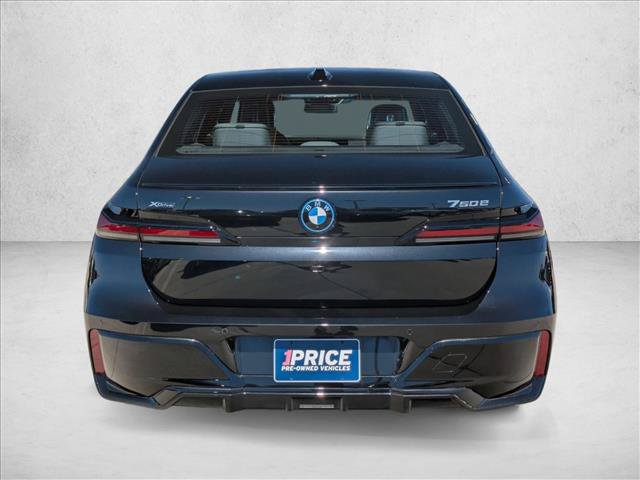 Used 2025 BMW 750e xDrive w/ Executive Package AWD/4WD image 7