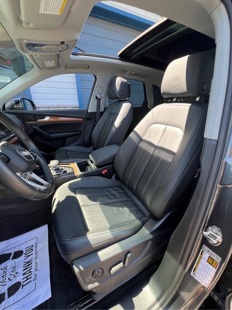 Used 2022 Audi Q5 2.0T Premium w/ Convenience Package AWD/4WD image 12