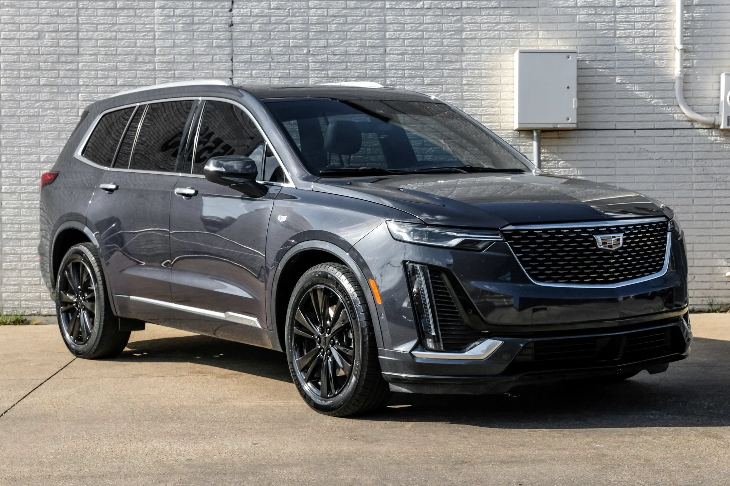 Used 2022 Cadillac XT6 Premium Luxury w/ Technology Package FWD image 6