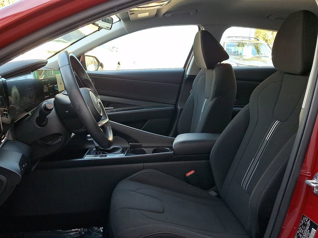 Used 2023 Hyundai Elantra SEL w/ Convenience Package image 15