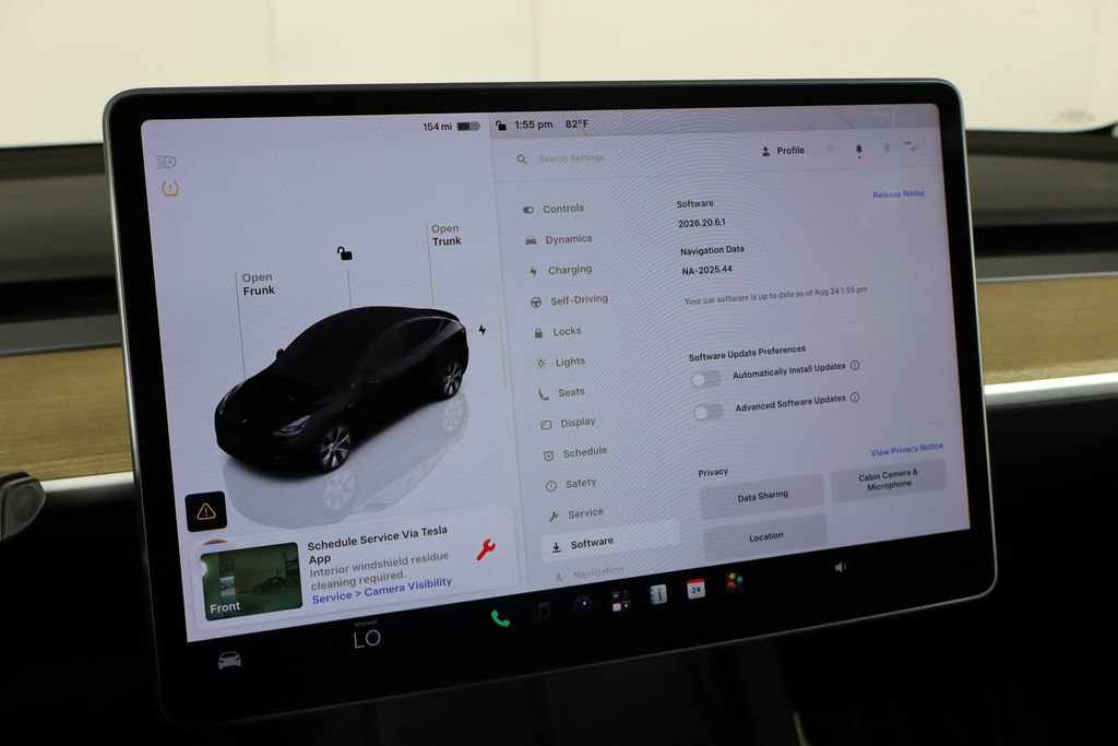 Used 2024 Tesla Model Y Long Range AWD/4WD image 39
