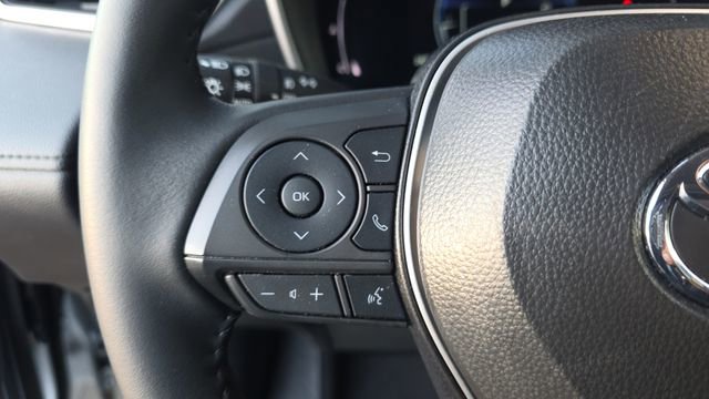 Used 2025 Toyota Corolla Cross XLE w/ Convenience Package image 23