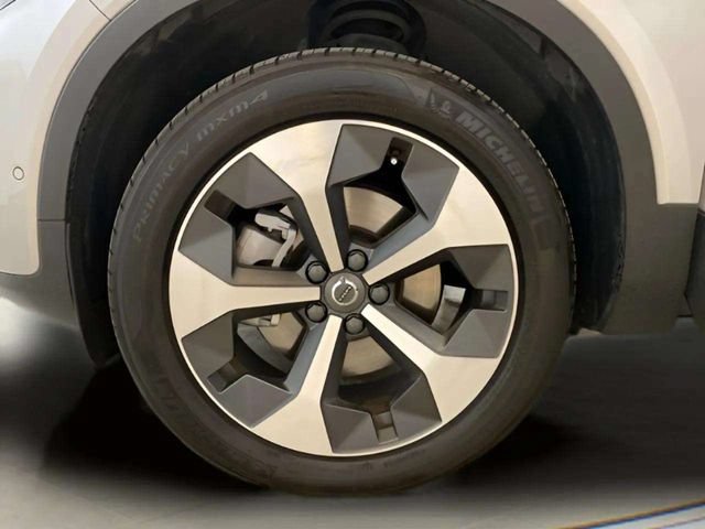 Used 2025 Volvo XC40 B5 Plus AWD/4WD image 95