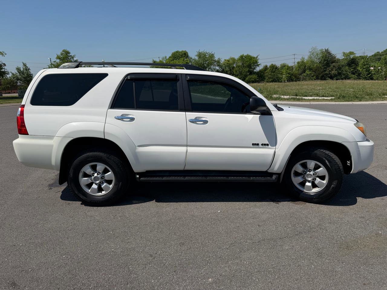 Used 2007 Toyota 4Runner SR5 AWD/4WD image 4