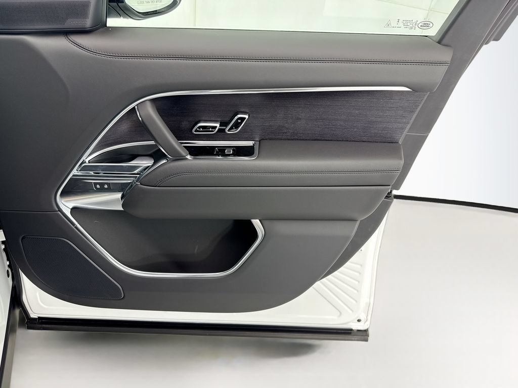 New 2026 Land Rover Range Rover SE AWD/4WD image 23