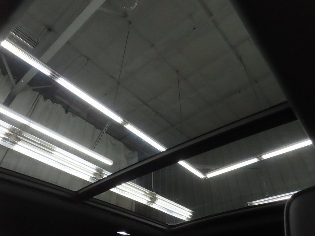 Used 2025 Chevrolet Suburban High Country AWD/4WD image 30