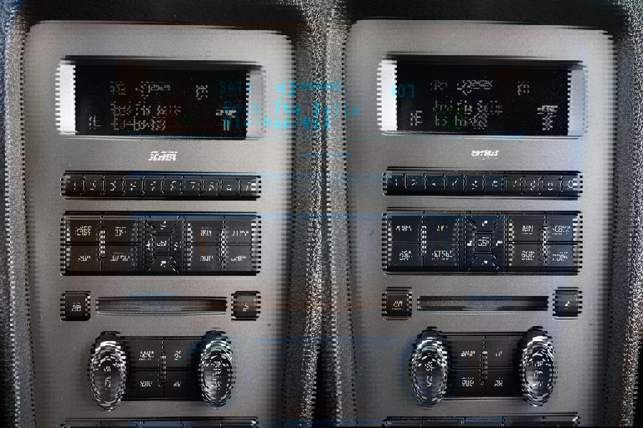 Used 2010 Ford Mustang GT image 36