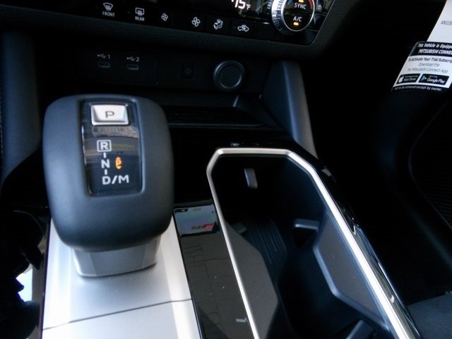 New 2025 Mitsubishi Outlander SE image 23