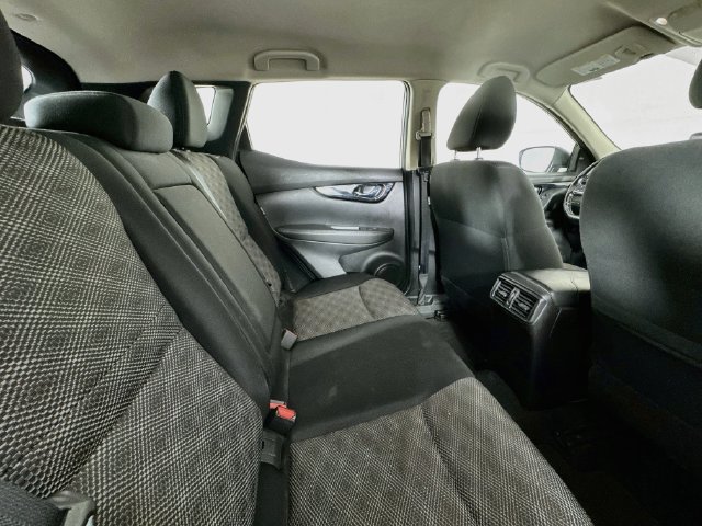 Used 2021 Nissan Rogue Sport SV FWD image 24