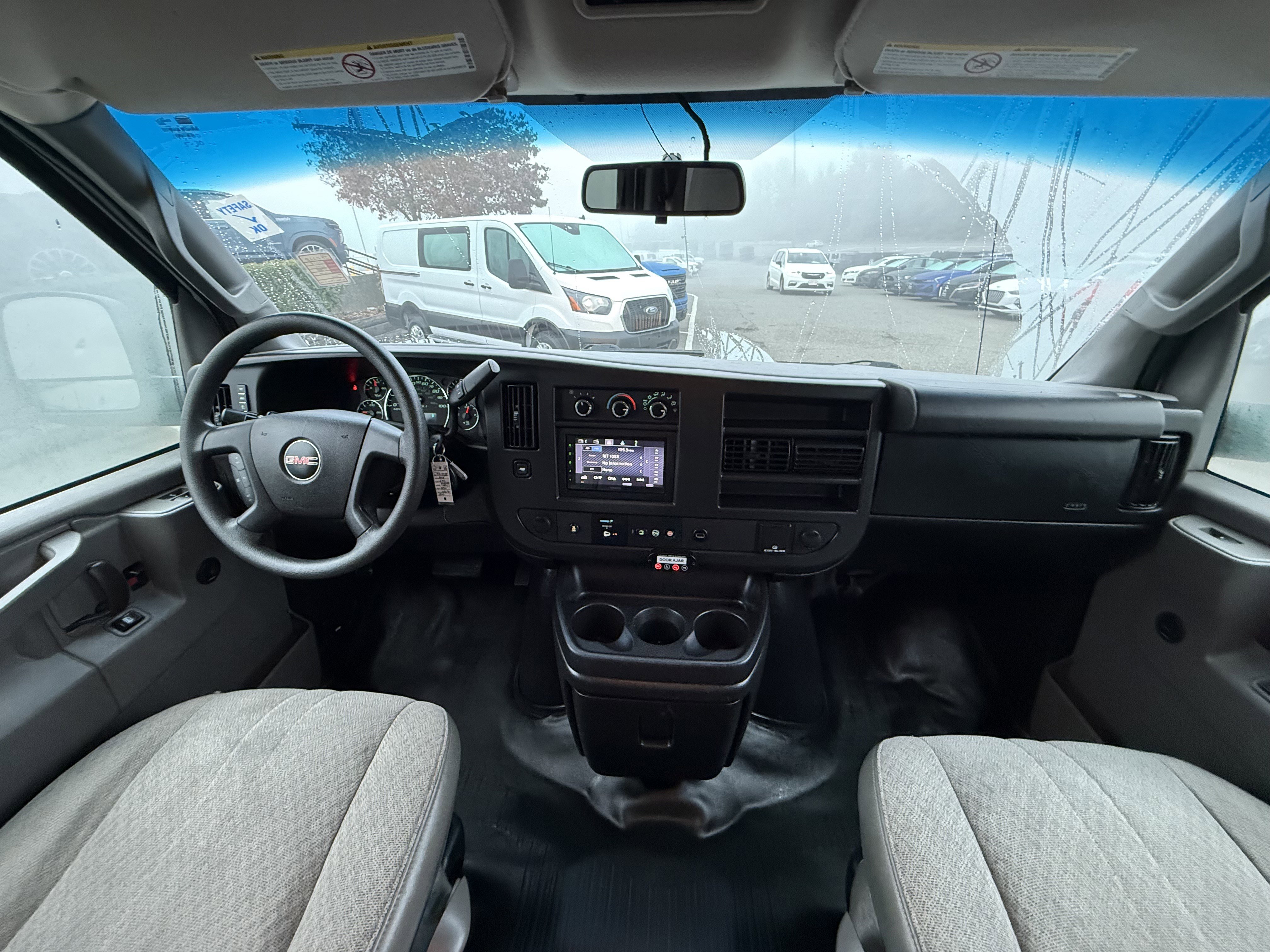 Used 2018 GMC Savana 3500 LT w/ LT Preferred Equipment Group image 14