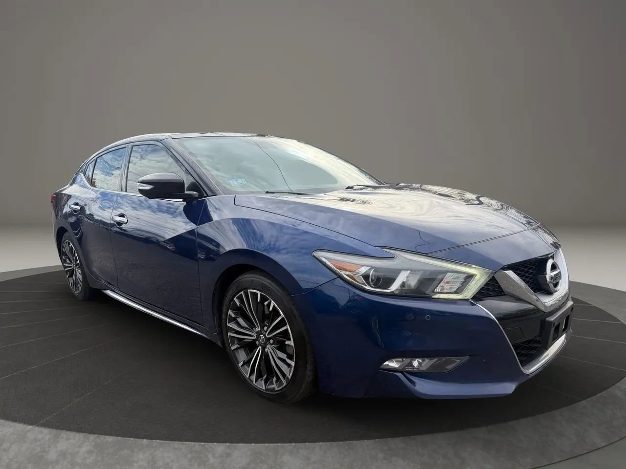 Used 2017 Nissan Maxima Platinum w/ Medallion Package image 3