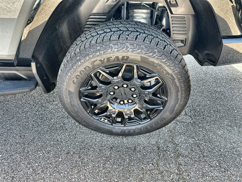 New 2026 GMC Hummer EV 4x4 Crew Cab image 12