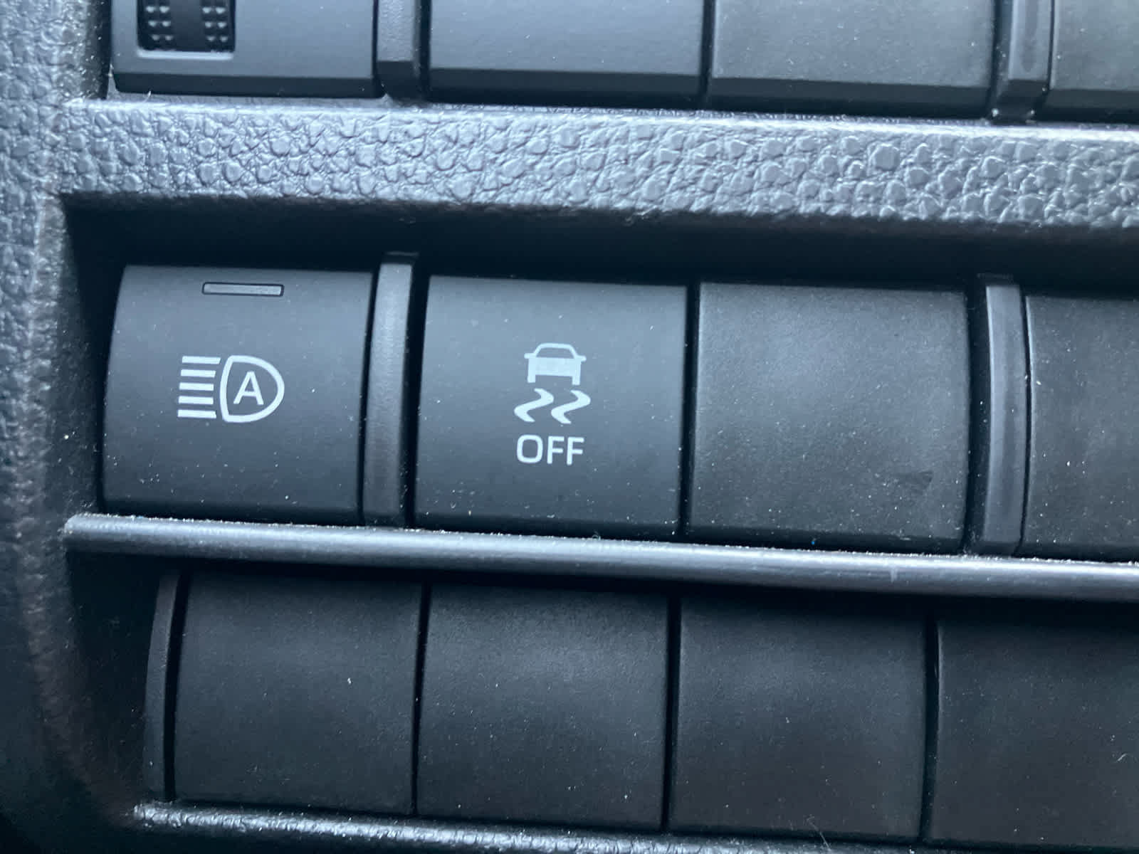 Certified 2024 Toyota Tacoma SR5 AWD/4WD image 16