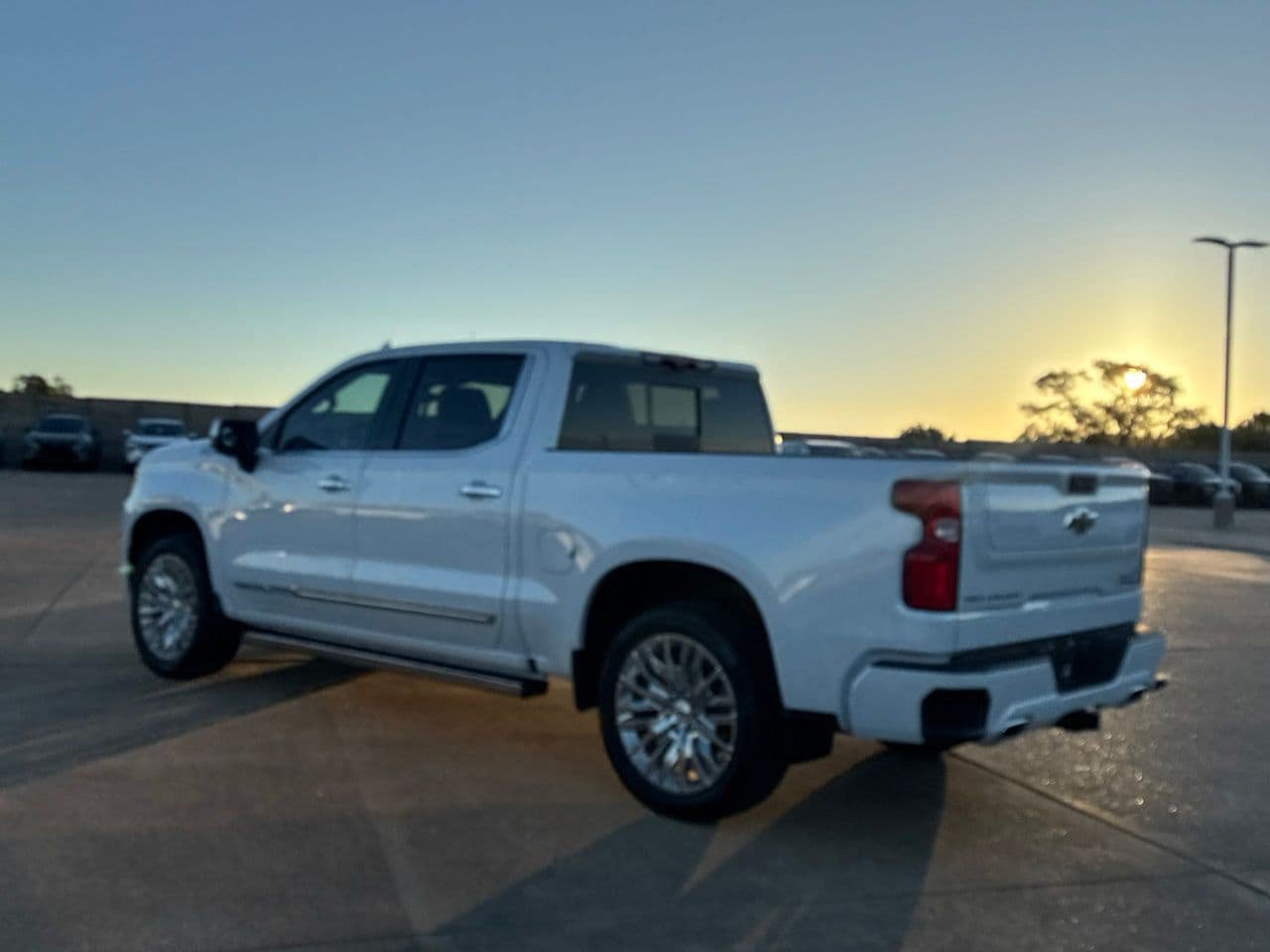 Used 2026 Chevrolet Silverado 1500 High Country AWD/4WD image 19