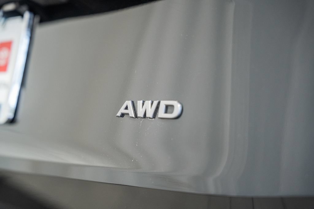 Used 2025 Nissan Rogue SV AWD/4WD image 7