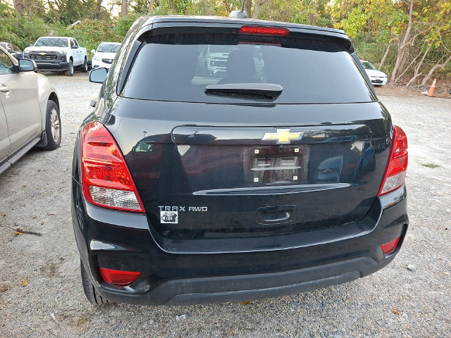 Used 2022 Chevrolet Trax LS w/ Tint and Cruise Package AWD/4WD image 5