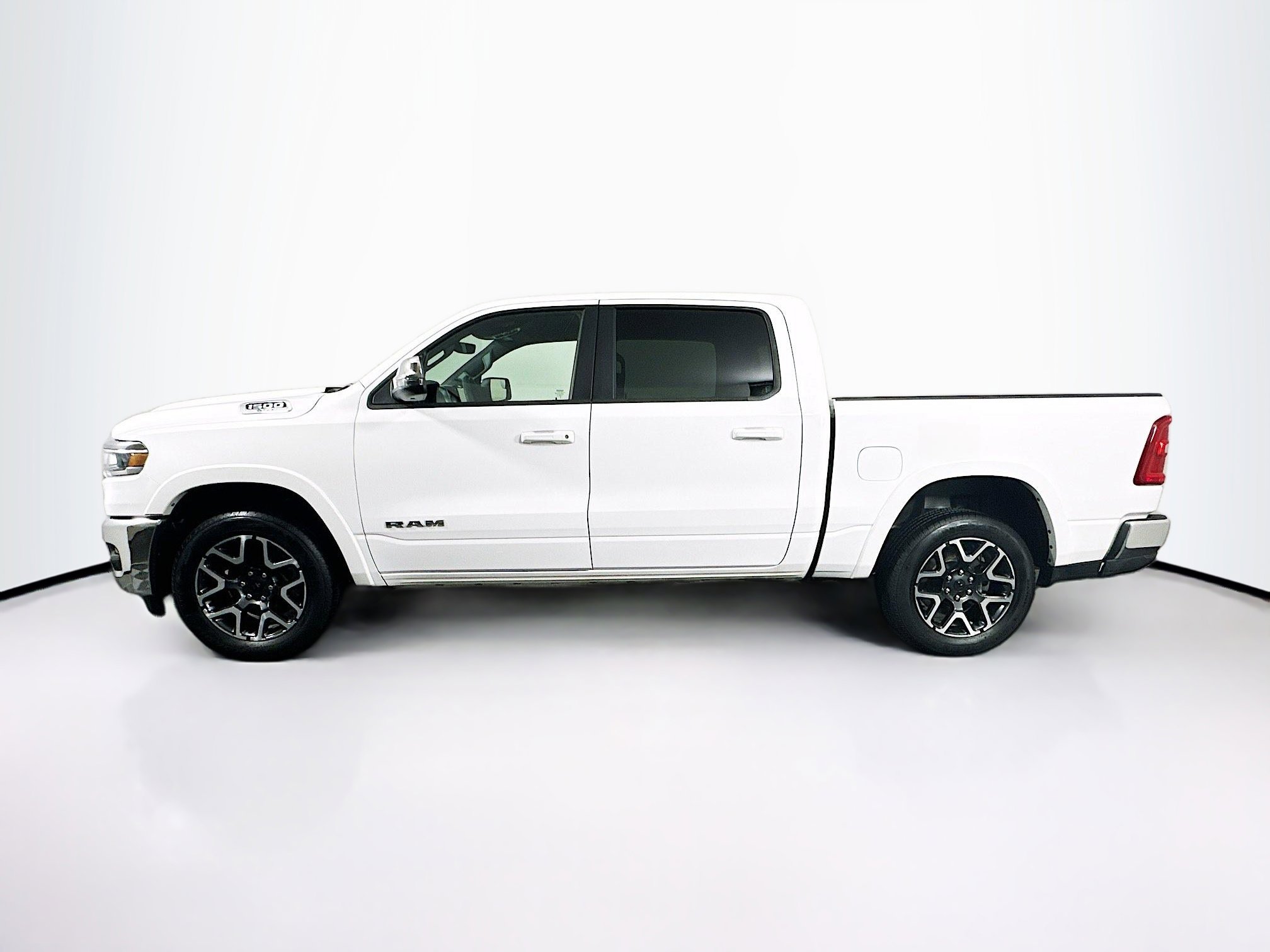 Used 2025 RAM 1500 Laramie image 4