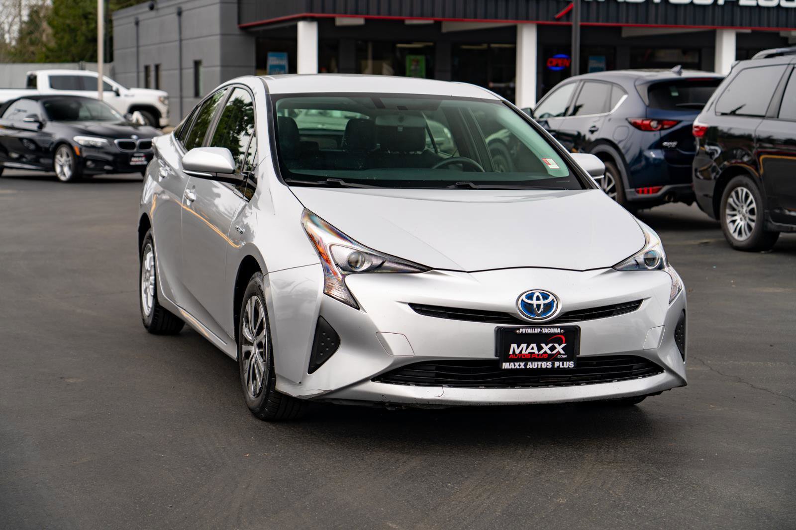 Used 2016 Toyota Prius Two image 2