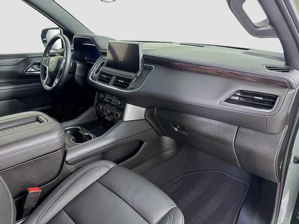 Used 2024 Chevrolet Suburban Z71 w/ Off-Road Capability Package image 28