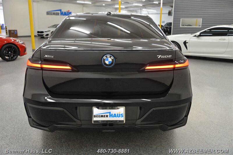 Used 2025 BMW 750e xDrive w/ Executive Package AWD/4WD image 10