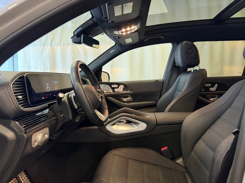 Used 2025 Mercedes-Benz GLS 450 4MATIC image 5