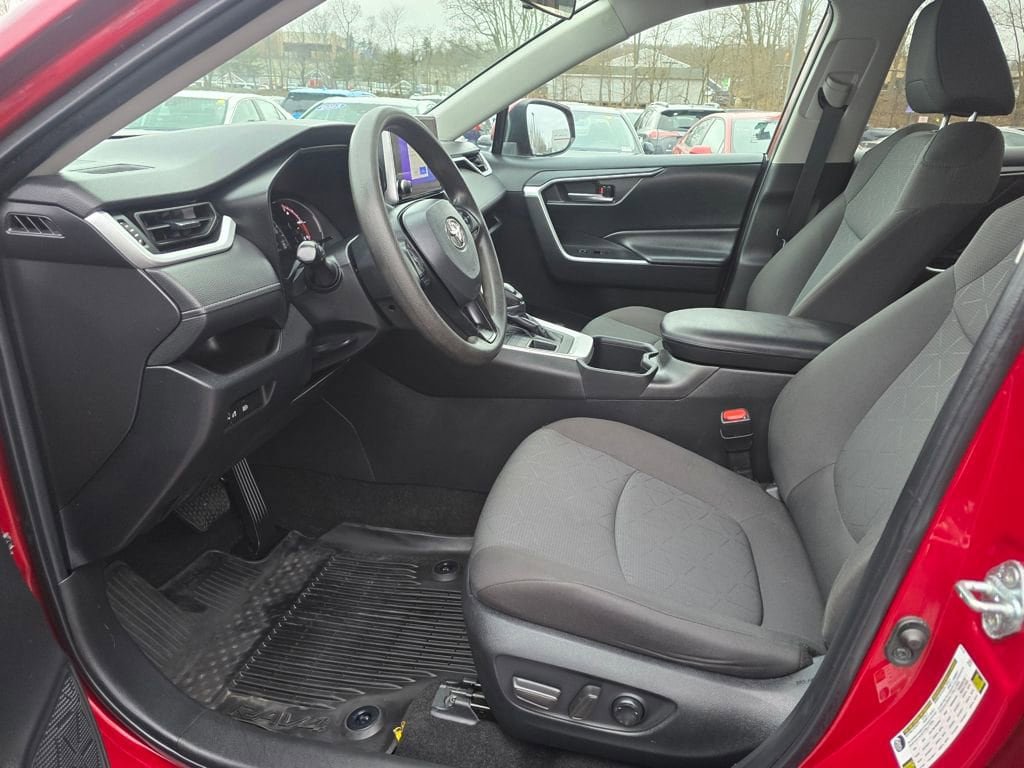 Used 2023 Toyota RAV4 XLE AWD/4WD image 16